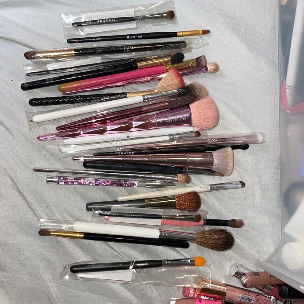MAKEUP BRUSH BUNDLE